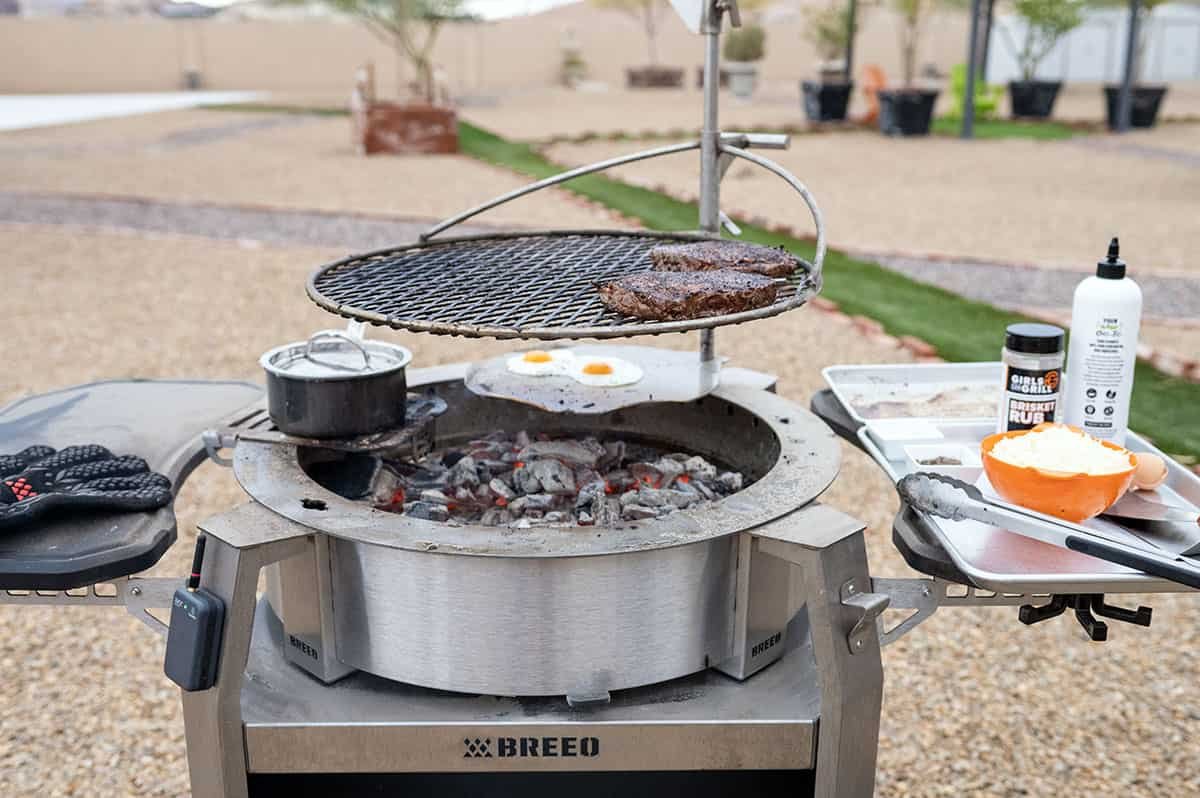 Elevate Your Outdoor Space - The Art of Incorporating Fire Features in Cooking Area for Ultimate Ambiance and Functionality