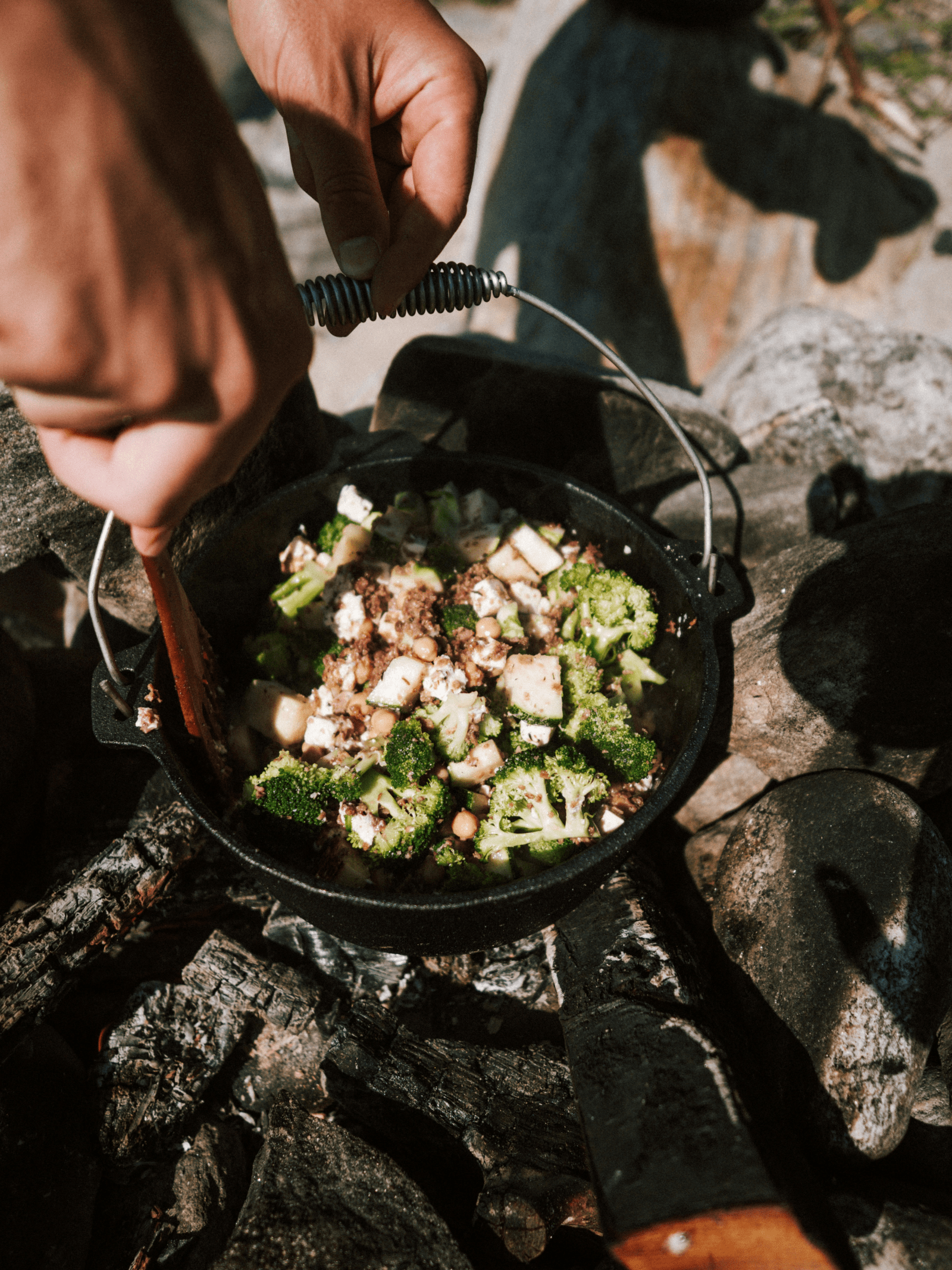 Elevating Outdoor Culinary Experiences - Stunning Covered Cooking Setups for All Seasons